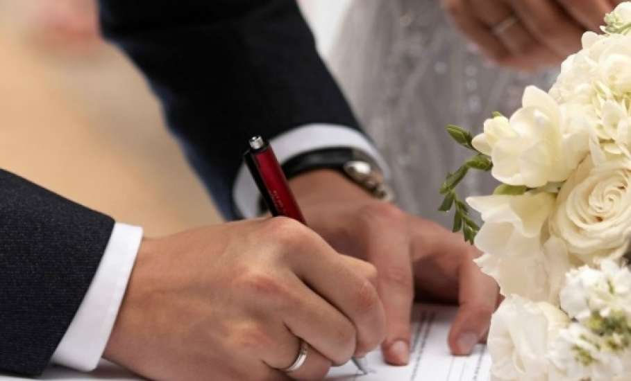 Свадьба по-новому: регистрация брака в будний день без торжеств