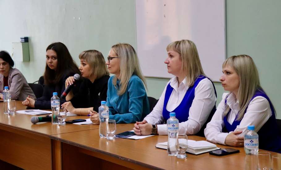 Куда податься студенту после обучения? На встрече обсудили вопросы трудоустройства