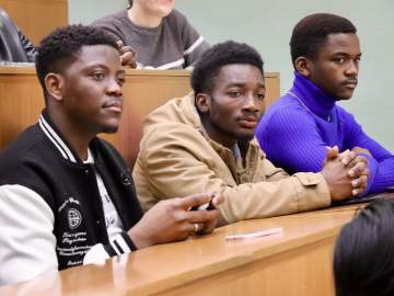 Куда податься студенту после обучения? На встрече обсудили вопросы трудоустройства