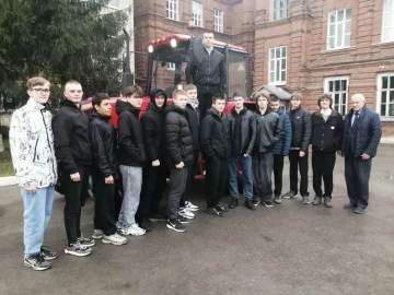 Школьники Елецкого района завершили обучение на тракториста