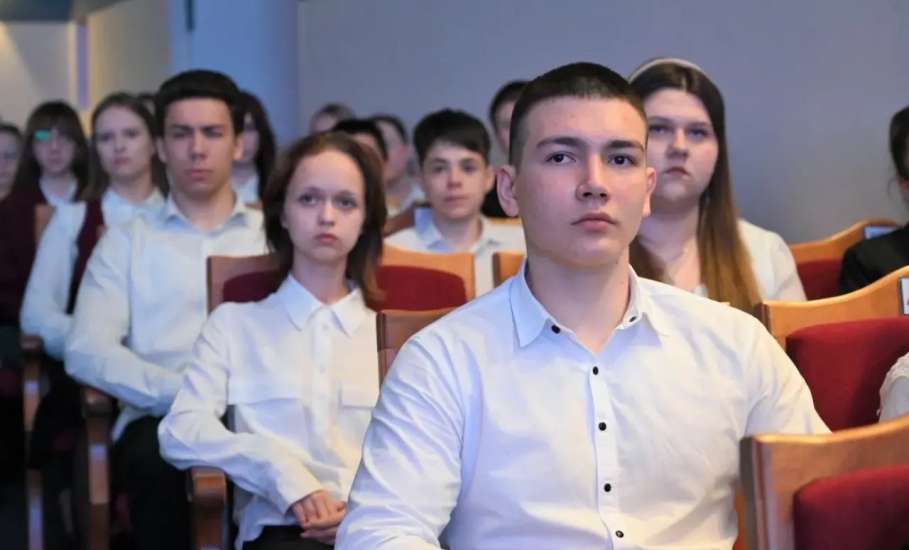 Вчера в Ельце награждали одарённую молодёжь