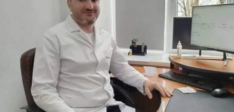 Хирурги Ельца провели сложную операцию: извлекли острый инородный предмет из устья аппендикса мужчины