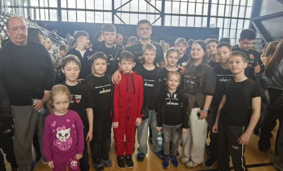 Юные спортсмены спортивной школы №1 с большим интересом и вниманием побывали встрече с участниками телешоу "Титаны"