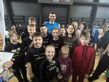 Юные спортсмены спортивной школы №1 с большим интересом и вниманием побывали встрече с участниками телешоу "Титаны"