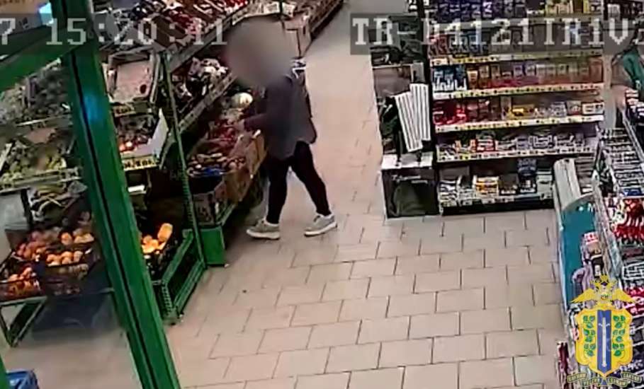 В Ельце пенсионерка стала фигуранткой уголовного дела, похитив забытый кошелек с деньгами