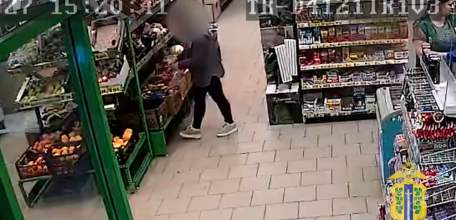 В Ельце пенсионерка стала фигуранткой уголовного дела, похитив забытый кошелек с деньгами
