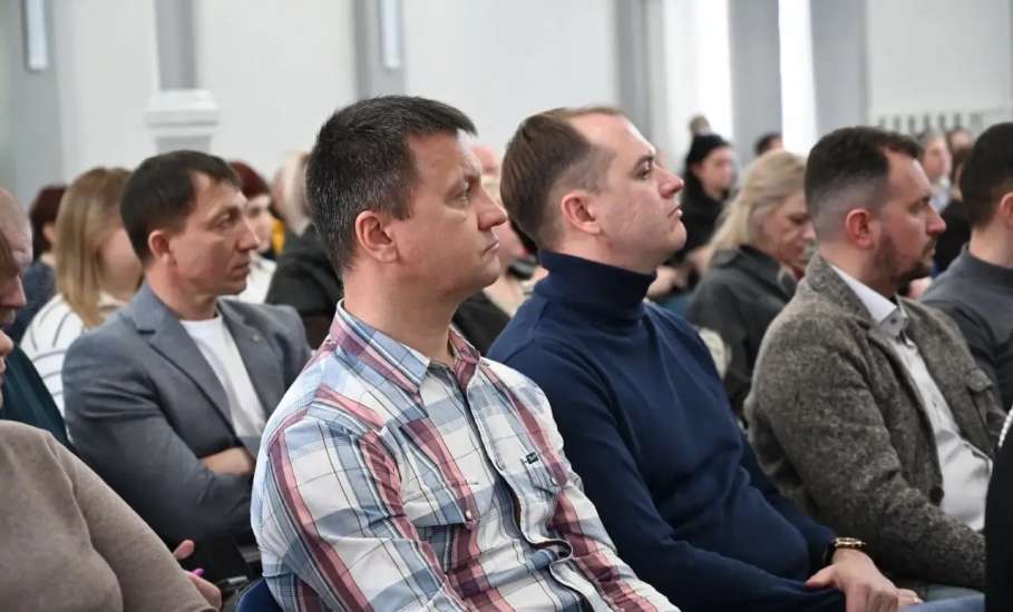 В администрации города Ельца прошла встреча с предпринимателями в рамках разъяснений нового закона о русском языке