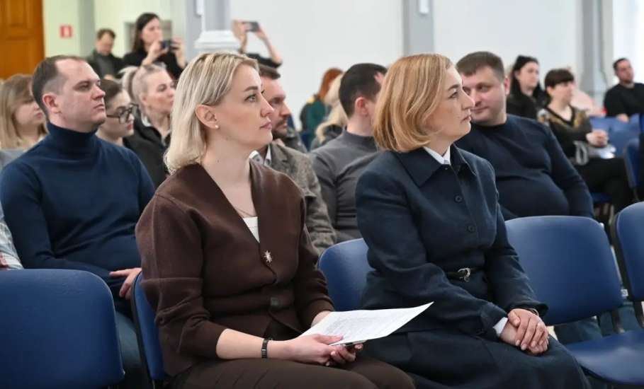 В администрации города Ельца прошла встреча с предпринимателями в рамках разъяснений нового закона о русском языке