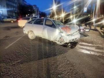 В Ельце в столкновении двух автомобилей пострадали два человека!