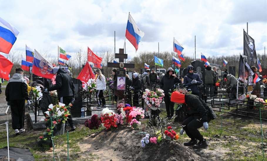 Субботник на Аллее Славы