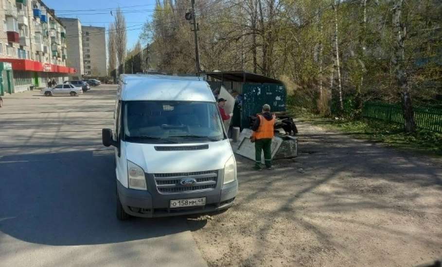 Сотрудники компании "ТЭКО-Сервис", прибывшие на контейнерную площадку, столкнулись с нарушителем правил благоустройства города