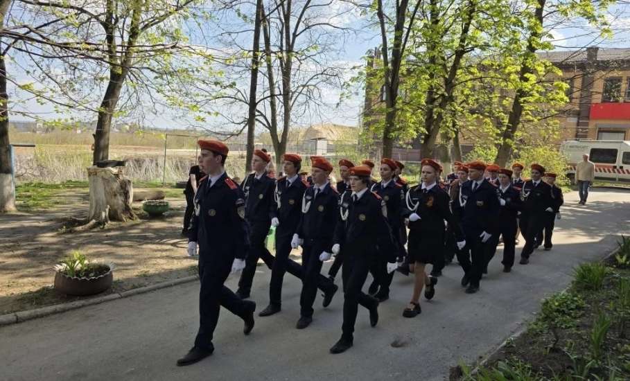 &laquo;Парад у дома ветерана&raquo; сегодня прошёл в Ельце