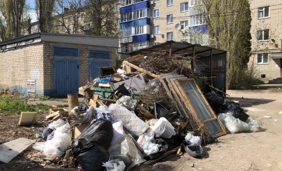 По улице Свердлова в Ельце наступила анархия