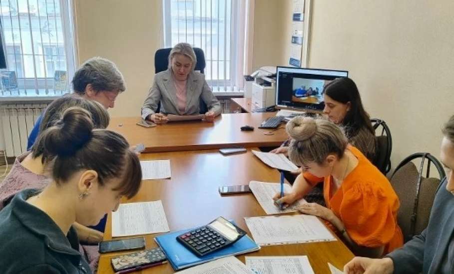 В администрации Ельца снова обсуждали нелегальную занятость