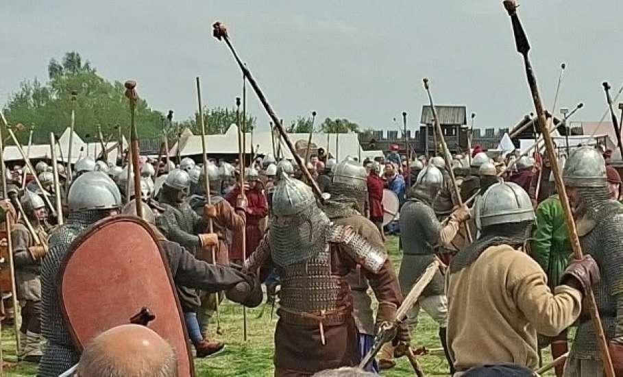 Зрители попали в Средневековье на фестивале &laquo;Русборг&raquo;