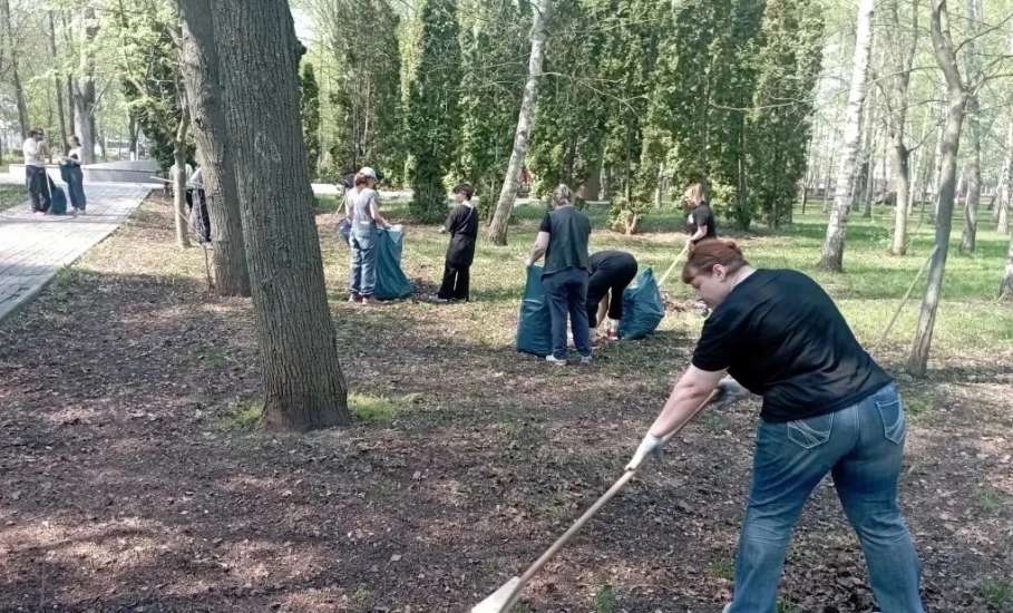 Сегодня солнечный майский день &mdash; а значит, самое время продолжить субботники!
