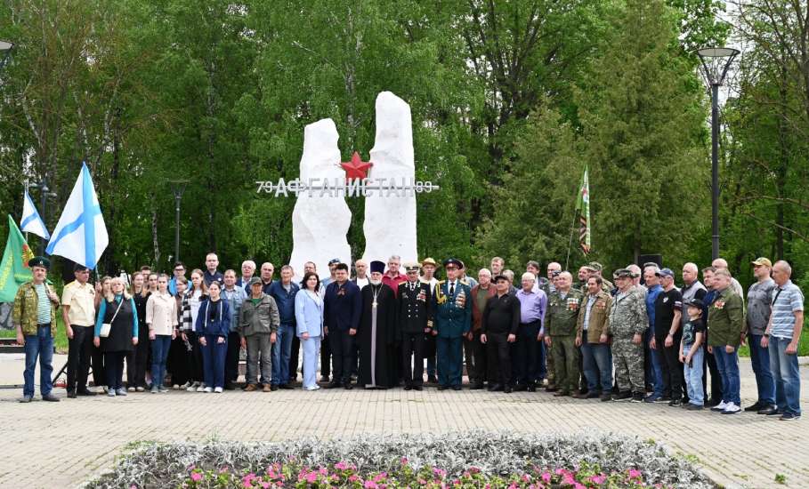 Сегодня в сквере Афганцев прошла памятная встреча, посвященная 38-й годовщине вывода советских войск из Афганистана