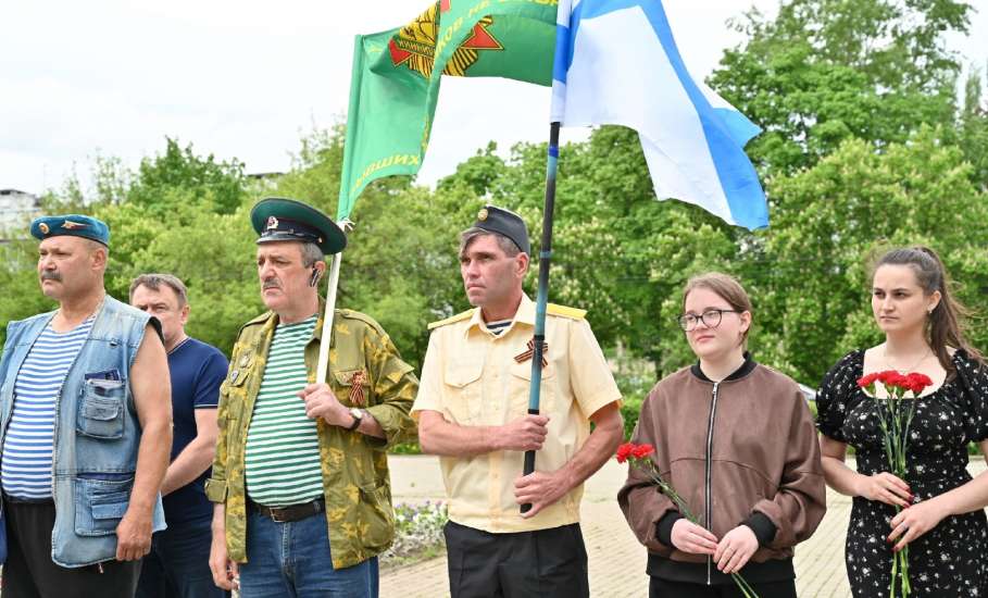 Сегодня в сквере Афганцев прошла памятная встреча, посвященная 38-й годовщине вывода советских войск из Афганистана
