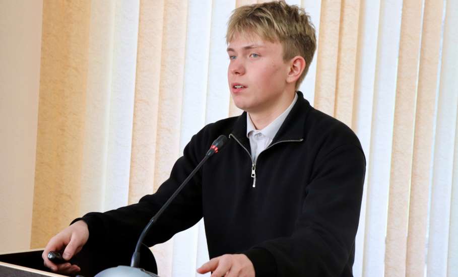 Успешная защита исследовательских проектов по химии в Университетской гимназии!