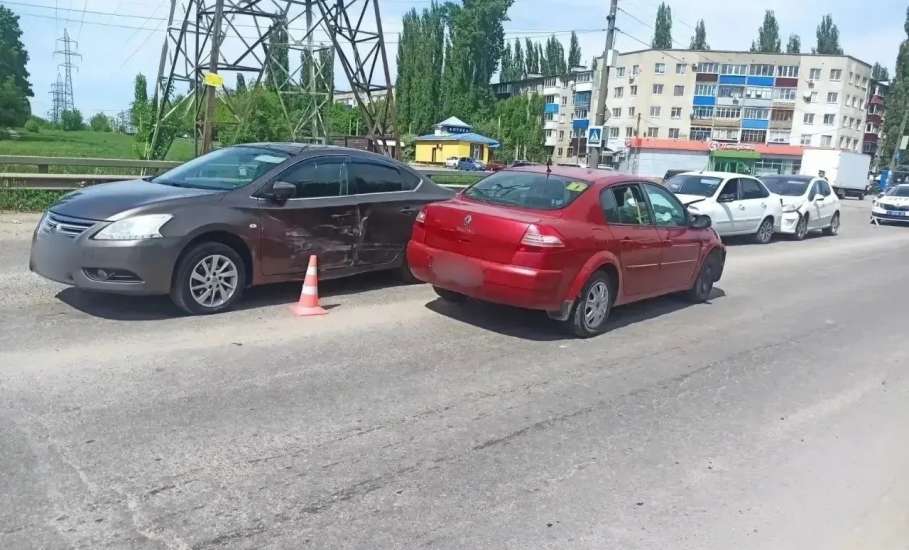 Сегодня госпитализировали водителя, попавшего в ДТП на улице Костенко