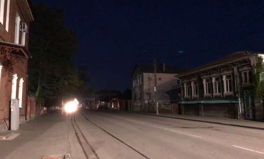 В Ельце отсутствует уличное освещение во многих местах в тёмное время суток!