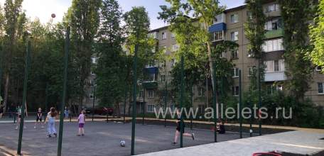 В микрорайоне Новые дома продолжается благоустройство спортивной площадки