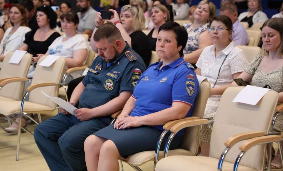 Актуальные вопросы образования, воспитания и безопасности детей обсудили на региональном родительском собрании