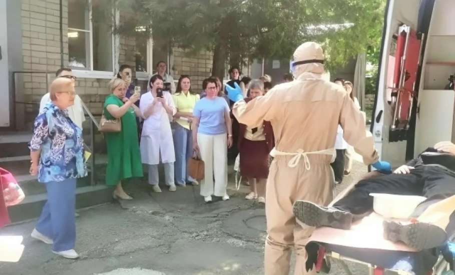 В Елецкой городской клинической больнице им. Н. А. Семашко прошли учения по противодействию холере!