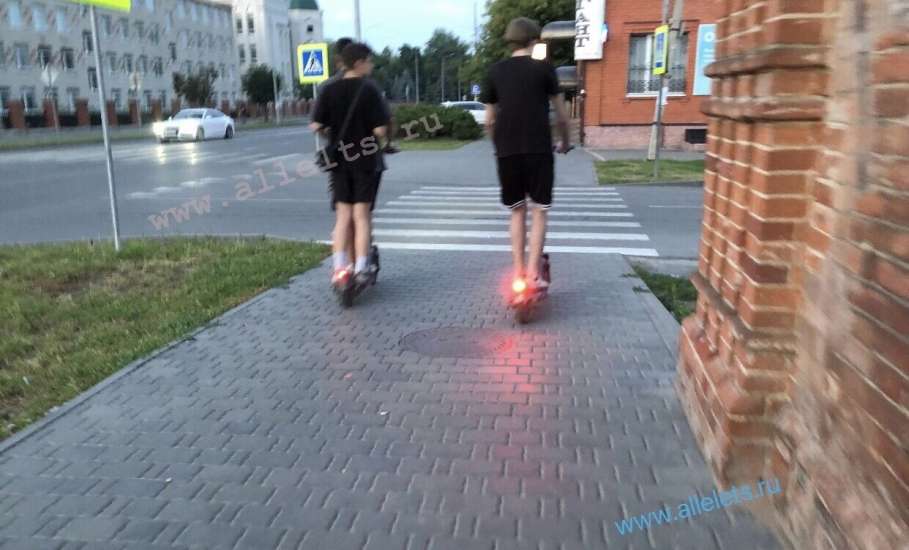 В Ельце полицейские раскрыли кражу электросамоката