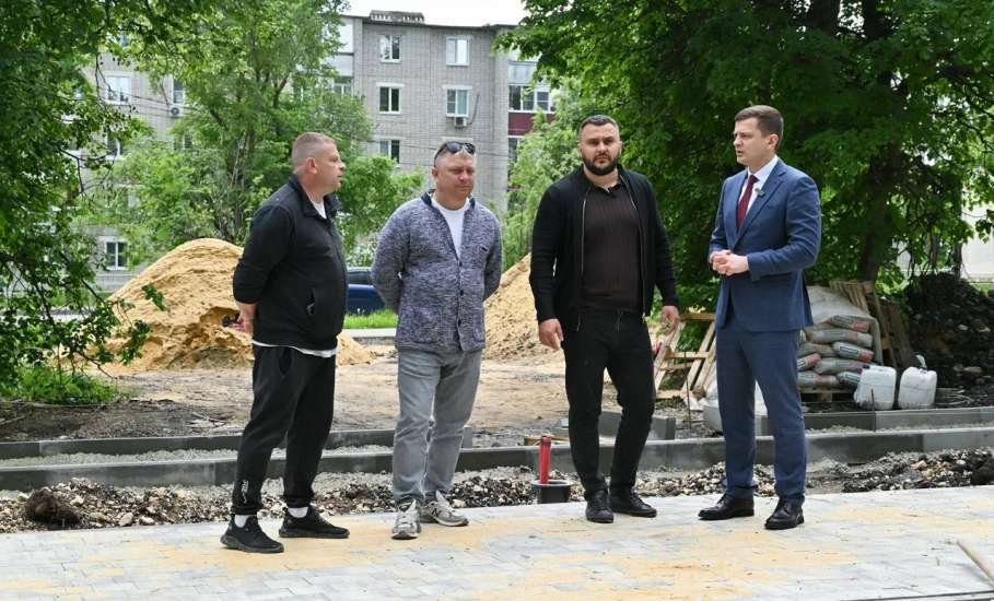 Вместе с коллегами провел объезд территорий, благоустраиваемых в этом году в рамках федерального проекта &laquo;Формирование комфортной городской среды&raquo;