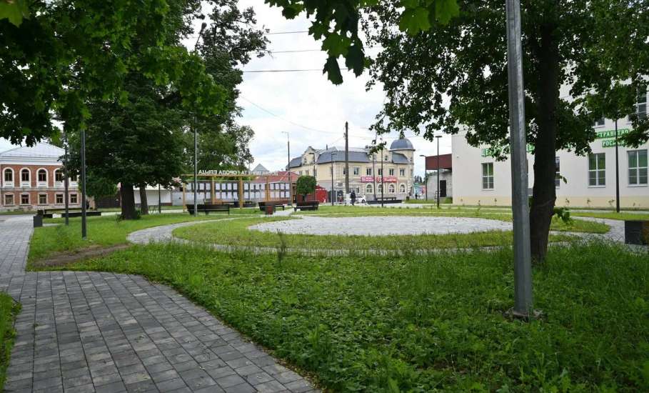 В рамках объезда по объектам ФКГС решили заехать и на те территории, за благоустройство которых сегодня активно голосуют жители нашего города