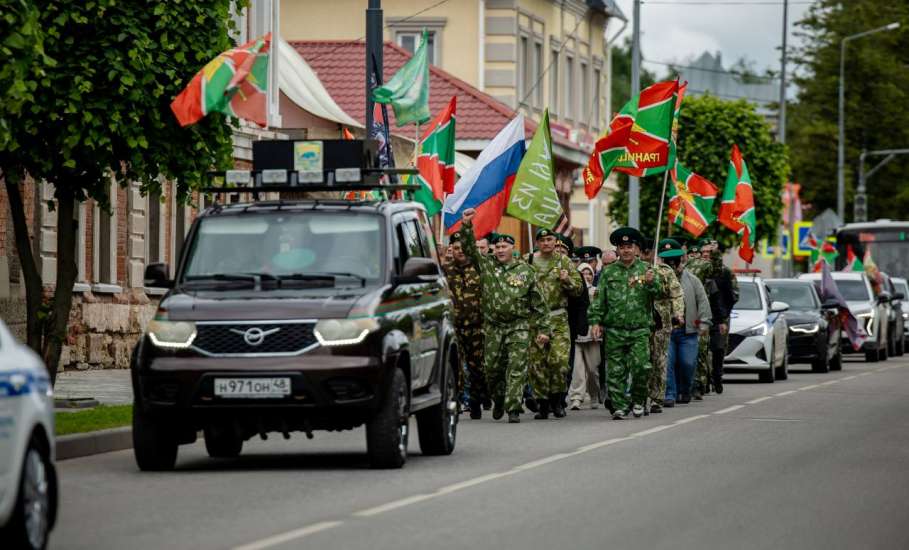 Уважаемые военнослужащие пограничных войск, дорогие ветераны пограничной службы! Поздравляю вас с профессиональным праздником!