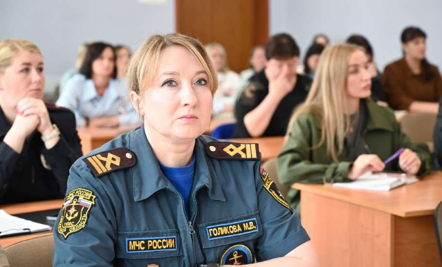 Сегодня в администрации Ельца состоялось расширенное заседание комиссии по делам несовершеннолетних и защите их прав