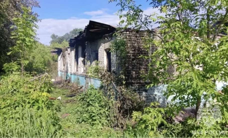 В Становлянском округе сгорел жилой дом