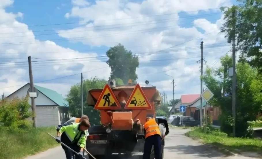 &laquo;Ямочный&raquo; ремонт дорог снова продолжился в Ельце