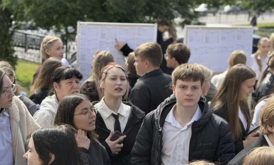 Сегодня у 4,5 тысячи одиннадцатиклассников &ndash; первый обязательный ЕГЭ