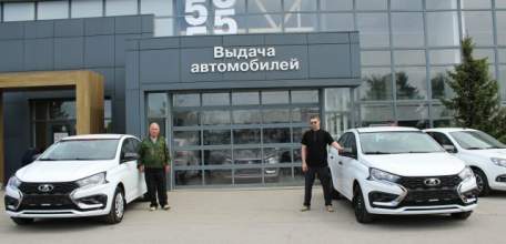 Пострадавшие на производстве жители региона получили новые автомобили от Липецкого Отделения СФР