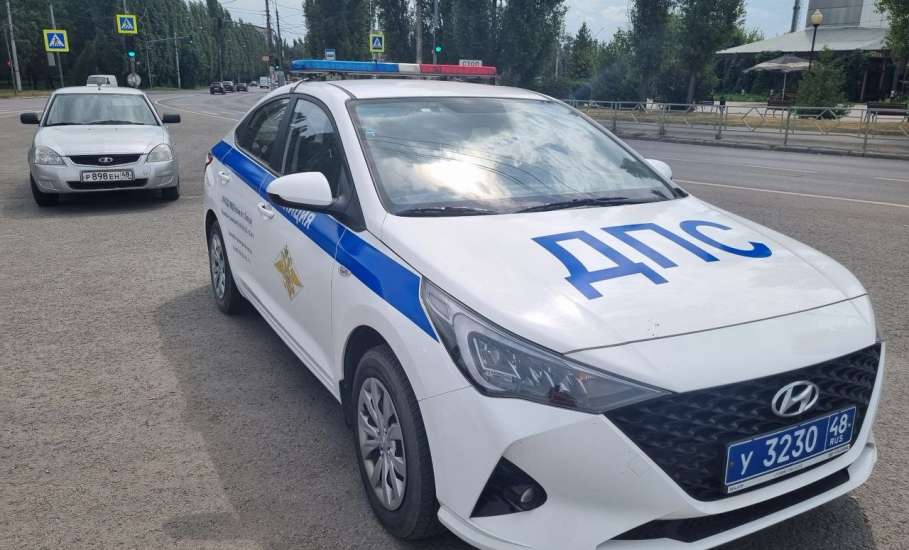 На территории Липецкой области автоинспекторы выявили 7385 нарушений ПДД за трое суток