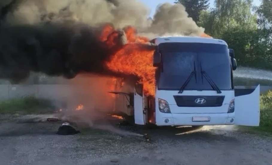 В Ельце сгорел автобус &laquo;Хендай&raquo;!