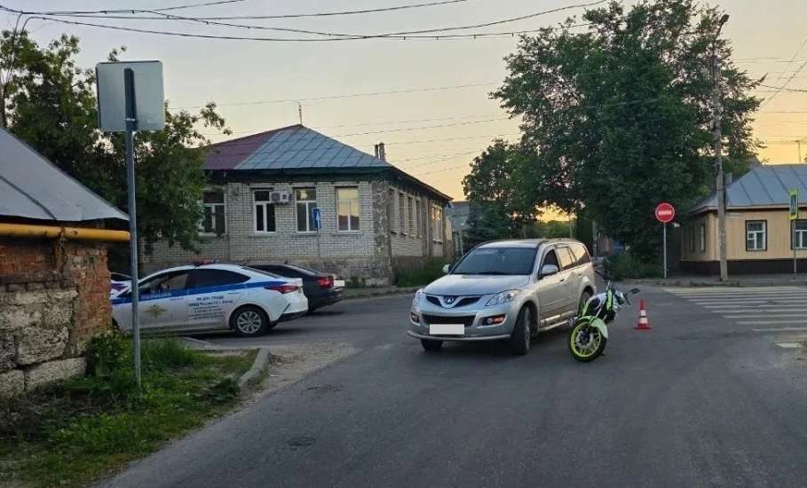 Несовершеннолетний мотоциклист пострадал в ДТП в Ельце!