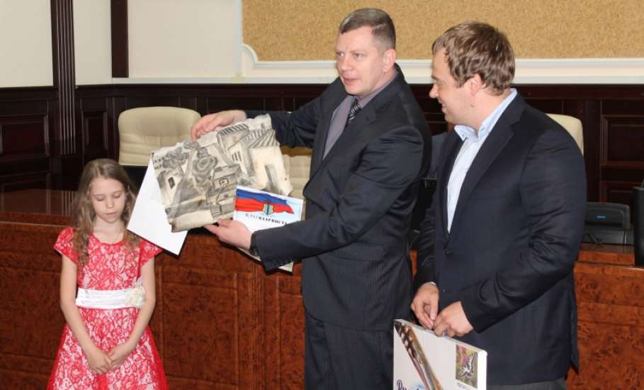 Учащийся гимназии №97 города Ельца стал победителем областного конкурса детского рисунка «Поклонимся великим тем годам!»