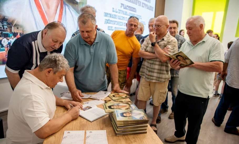 Презентация книги о легенде елецкого спорта: встреча с &laquo;Чемпионом мира&raquo;!