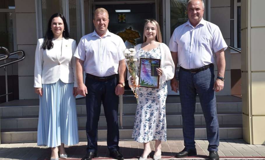 Церемония торжественного открытия обновлённой Доски почёта состоялась вчера в Елецком округе