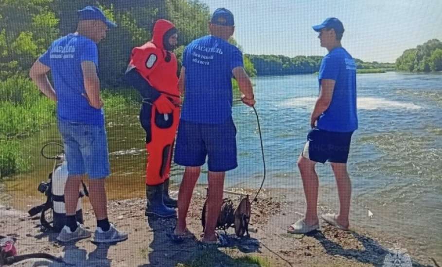 В месте слияния рек Дон и Быстрая Сосна утонул мужчина