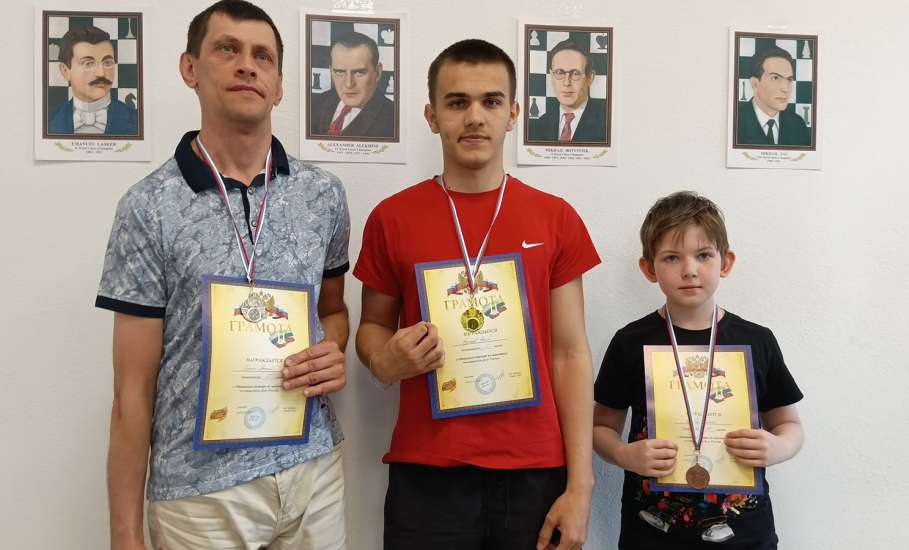 10 июня во Дворце спорта имени Александра Петрова состоялся открытый турнир по шахматам, посвящённый Дню России