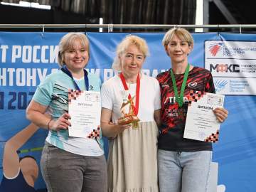 Чемпионат России по бадминтону среди ветеранов в Ельце завершился