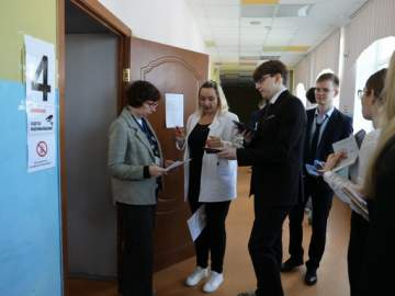 Около 1400 выпускников Липецкой области сдают сегодня ЕГЭ по биологии, географии и иностранным языкам