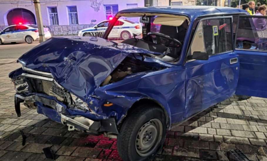 В Ельце в столкновении с иномаркой пострадала пассажирка ВАЗа!