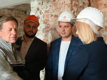 Ход капитальных работ в школах контролирует мэр Ельца