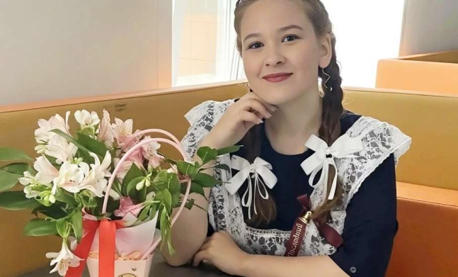 Блестящий результат! Ученица Становлянской школы Вероника Воронкова набрала 100 баллов на ЕГЭ по химии!